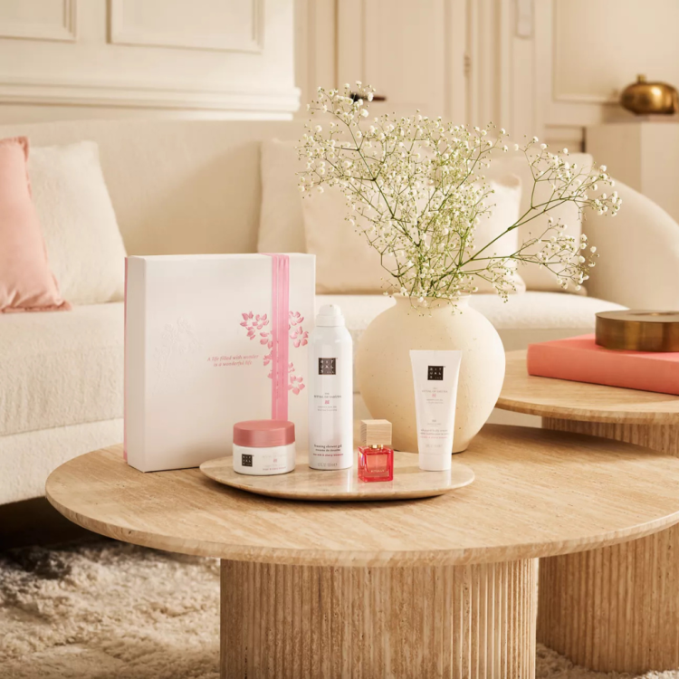 Gift Set M - The Ritual of Sakura 2025